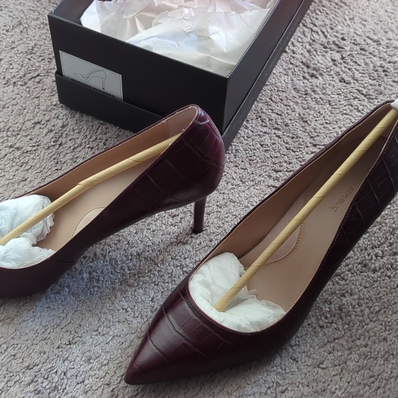 Banana Republic heels sz 10 burgundy - Picture 2 of 4